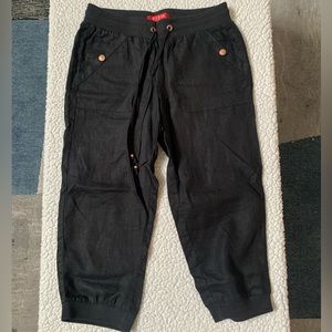 Guess low waisted capri pants